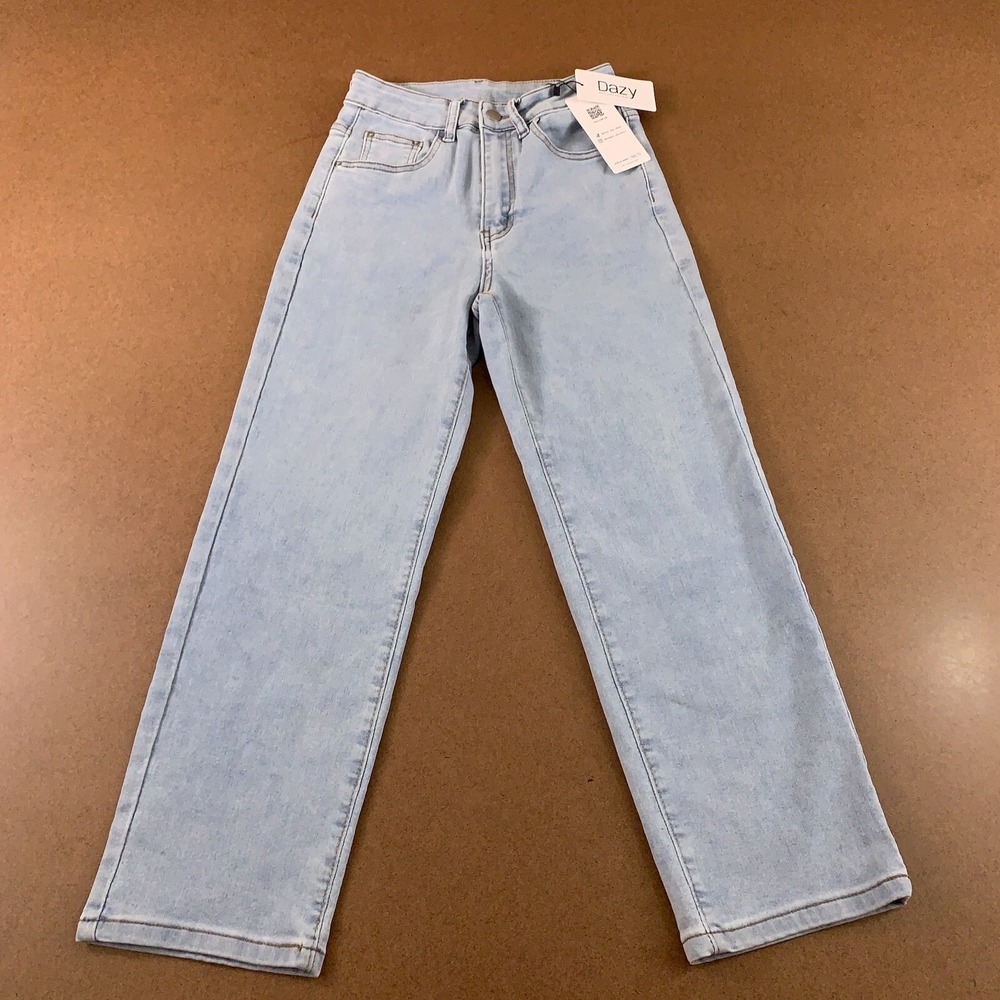 DAZY Womens Small Light Wash Stretch Denim High Rise Straight Crop Jeans NWT